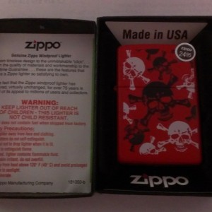 Zippo Red Skull&amp;Bones Lighter