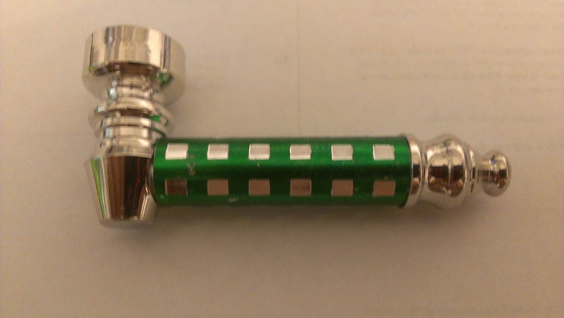 2.5″ Diamond Cut Metal Pipe Green with Silver Squares