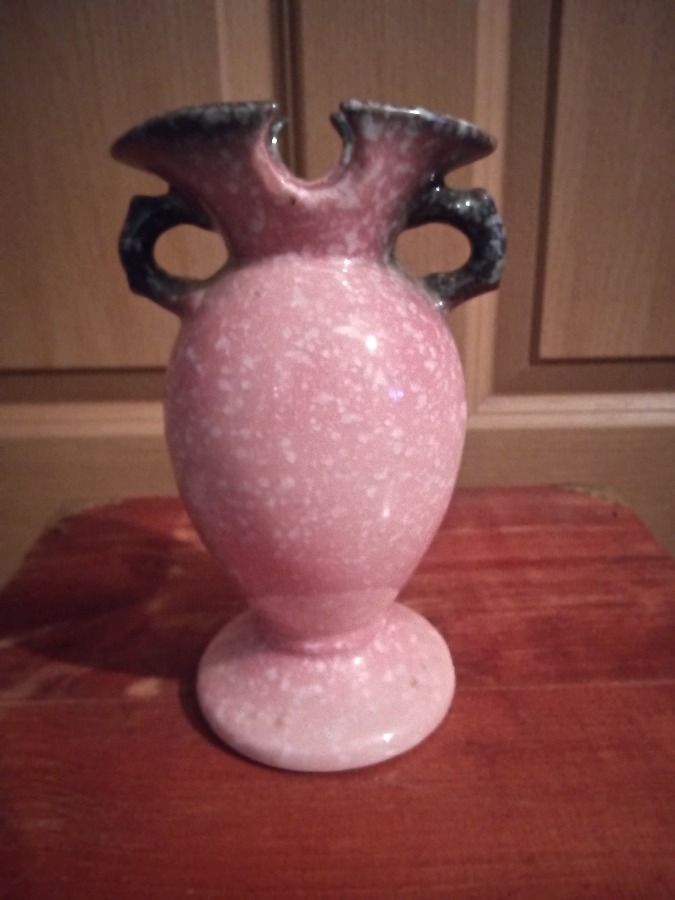 Vintage 6 inch HULL Pottery Vase