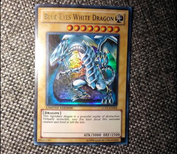 Blue Eyes White Dragon LC01-EN004 Yugioh trading card