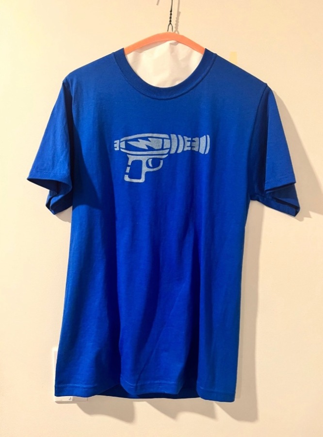 Space Gun Blue Gamer T-Shirt Sz. Small