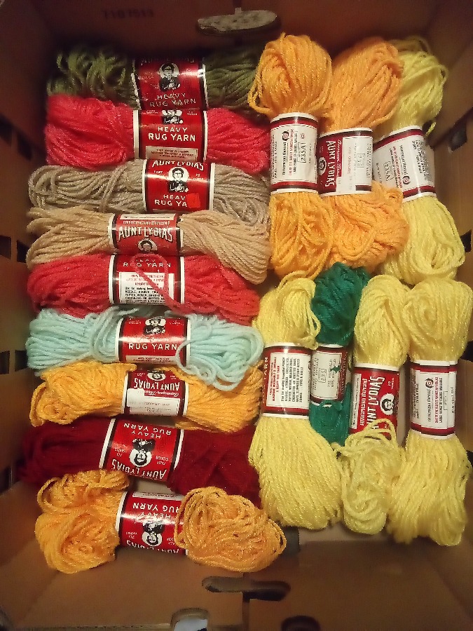 35 vintage aunt Lydia's Heavy rug yarn/Yarns lot